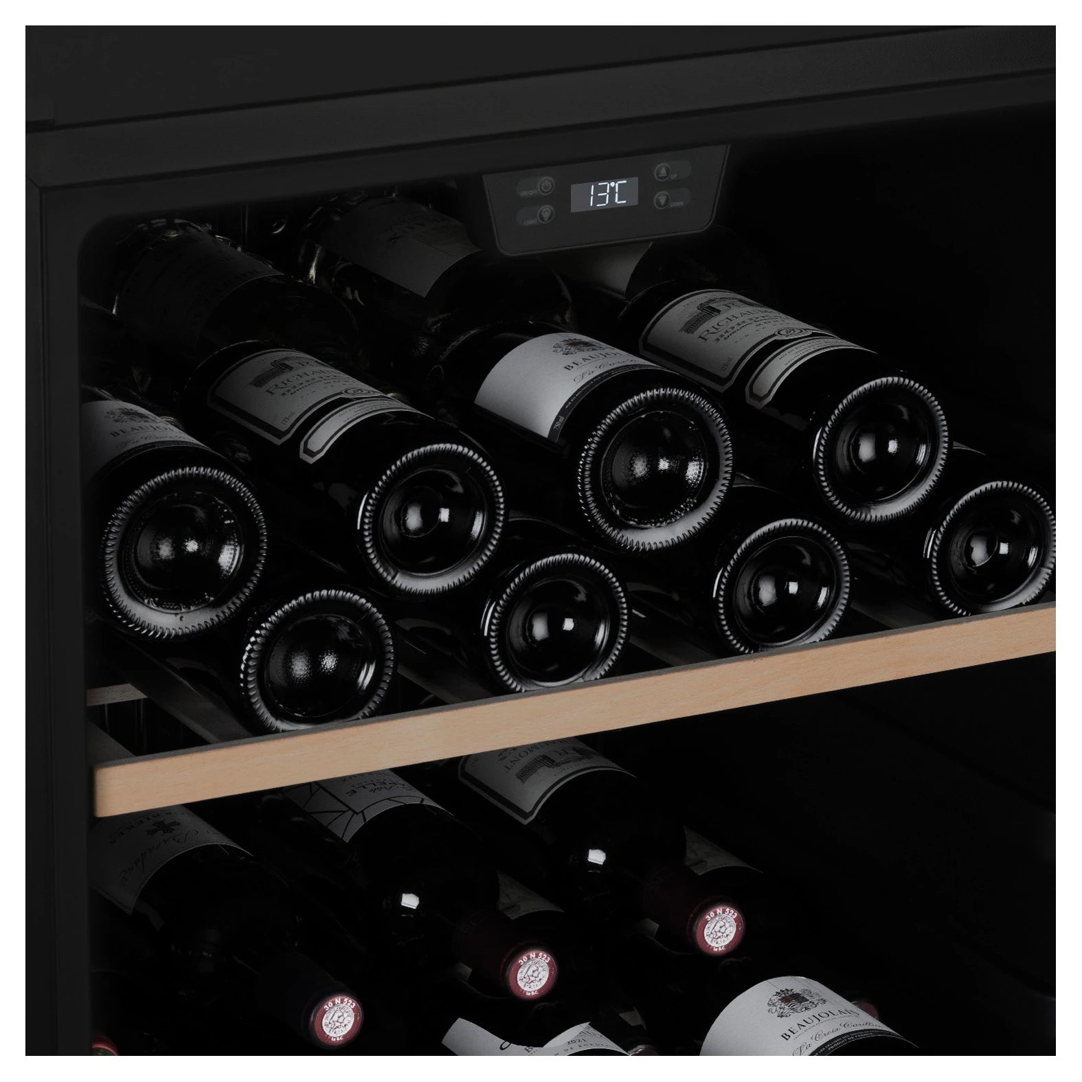 Detalhe da cave de vinho Les Petits Champs CAVCB122 Black com controlo digital e luz LED.