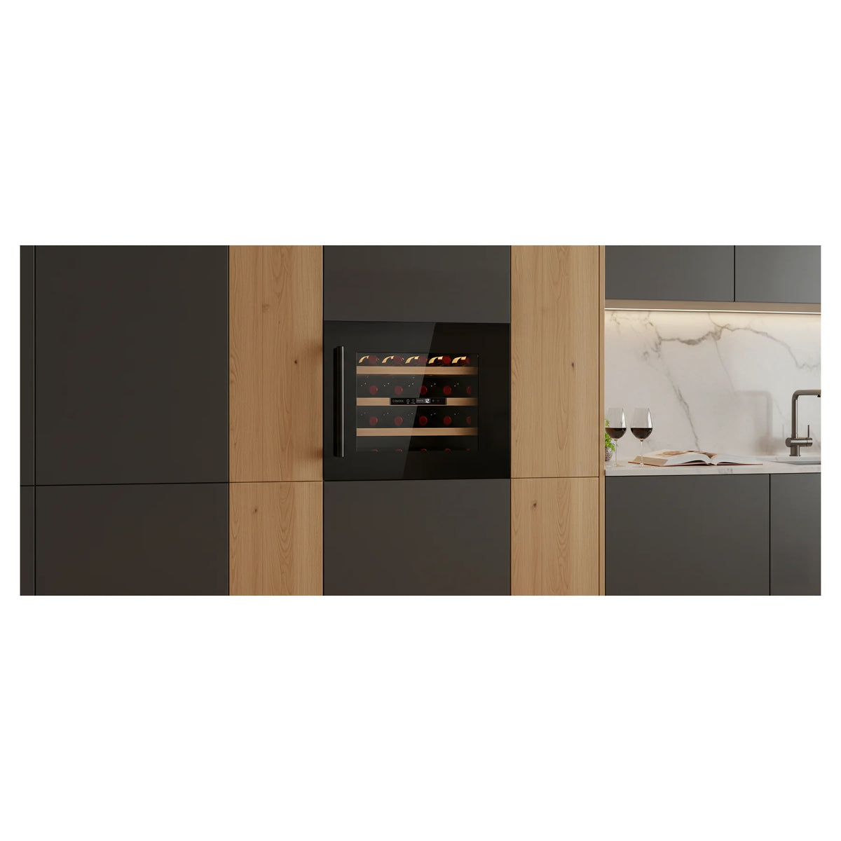 Cave de vinho Caviss CT1E24H45N60 integrada num bloco de eletrodomésticos de cozinha