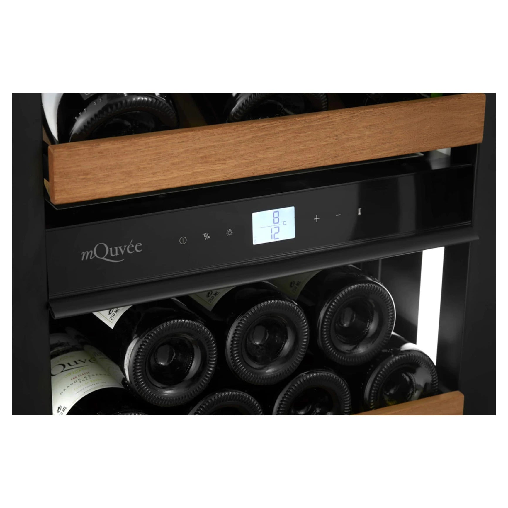 Cave de vinho mQuvée EDGE 45D Panel Ready com sistema inverno e filtros de carbono.