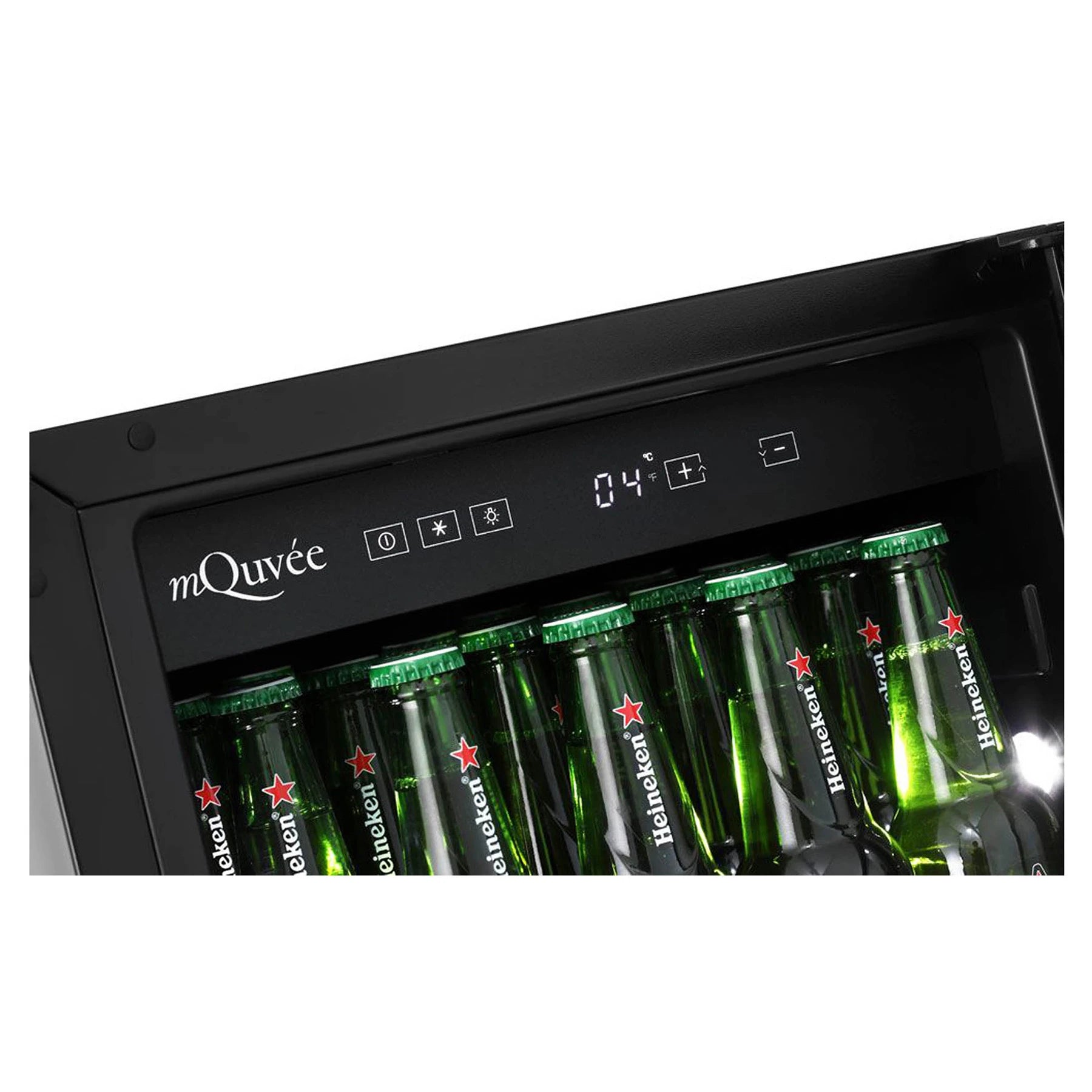 Detalhe do refrigerador para cerveja mQuvée BeerServer 40 Stainless com display digital.