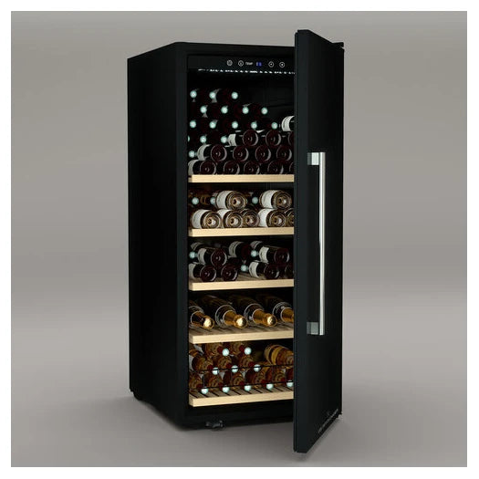 Cave de vinho 140 garrafas Les Petits Champs CAVV140 com porta maciça preta para envelhecimento.