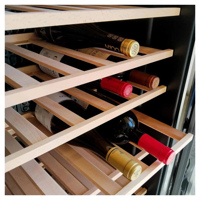 Cave de vinho Cave Vinum CV-166-BL-2T PREMIUM com 15 prateleiras de madeira, dupla zona e capacidade para 166 garrafas.