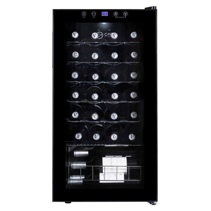 Cave de vinho 28 garrafas Cave Vinum CV-28-C preta com compressor, porta de vidro duplo anti-UV e design compacto.