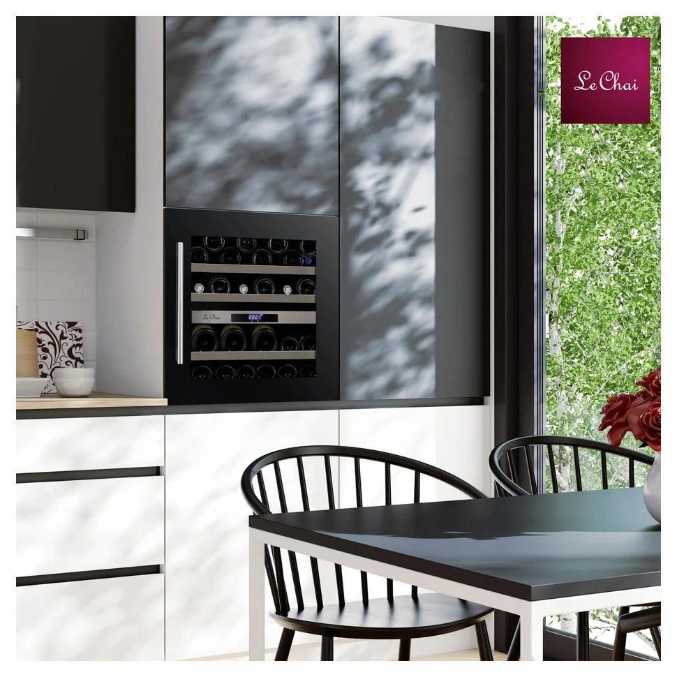Cave de vinho Le Chai LBN340 Black com porta de vidro triplo anti-UV e puxador inox.