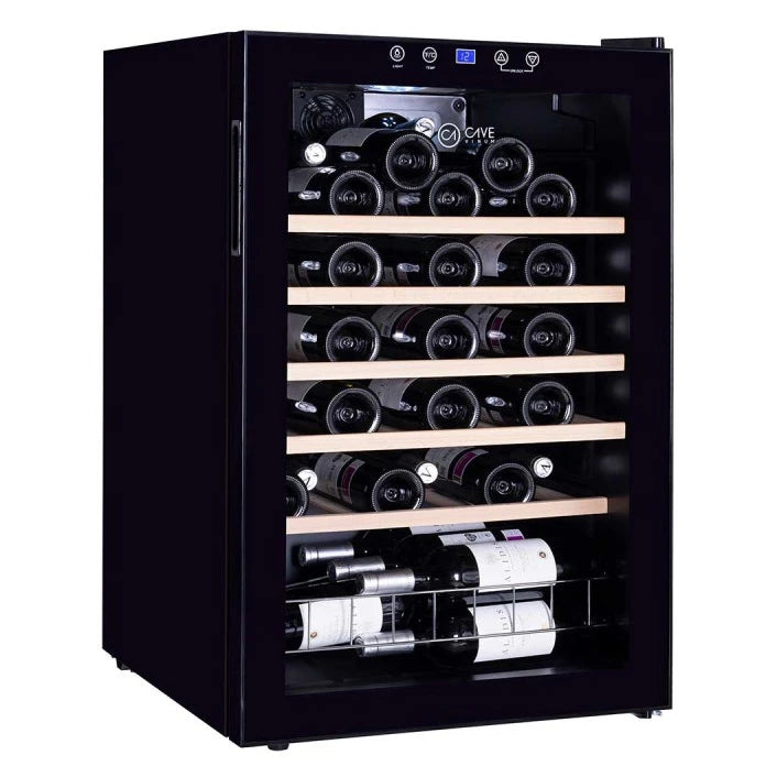 Cave de vinho Cave Vinum CV-40-CWS com capacidade para 40 garrafas e prateleiras de madeira para conservação organizada.