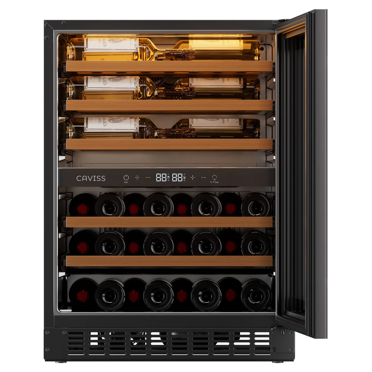 Cave de vinho Caviss CT2SP46H82N60 encastrável sob bancada com a porta aberta e 46 garrafas nas cinco prateleiras de madeira