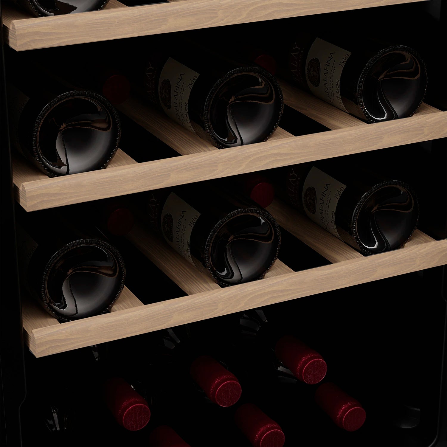 Cave de vinho CAVCB48 Black com porta de vidro anti-UV e controlo digital.