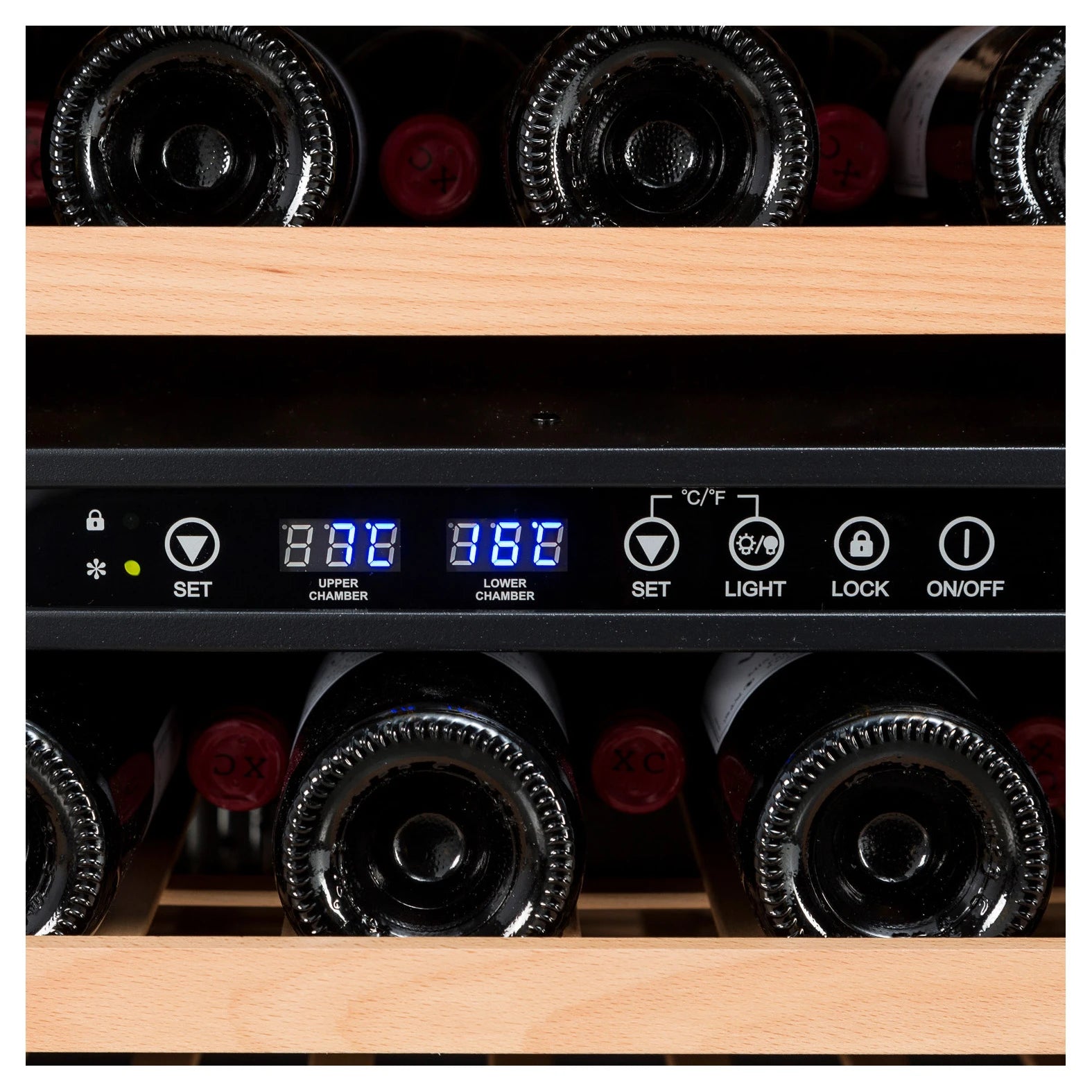 Cave de vinho Vinobox V50 GC 2T Inox com compressor antivibração e sistema No-Frost.