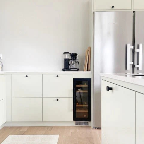 Cave de vinho 16 garrafas mQuvée WineCave 700 30D Anthracite Black